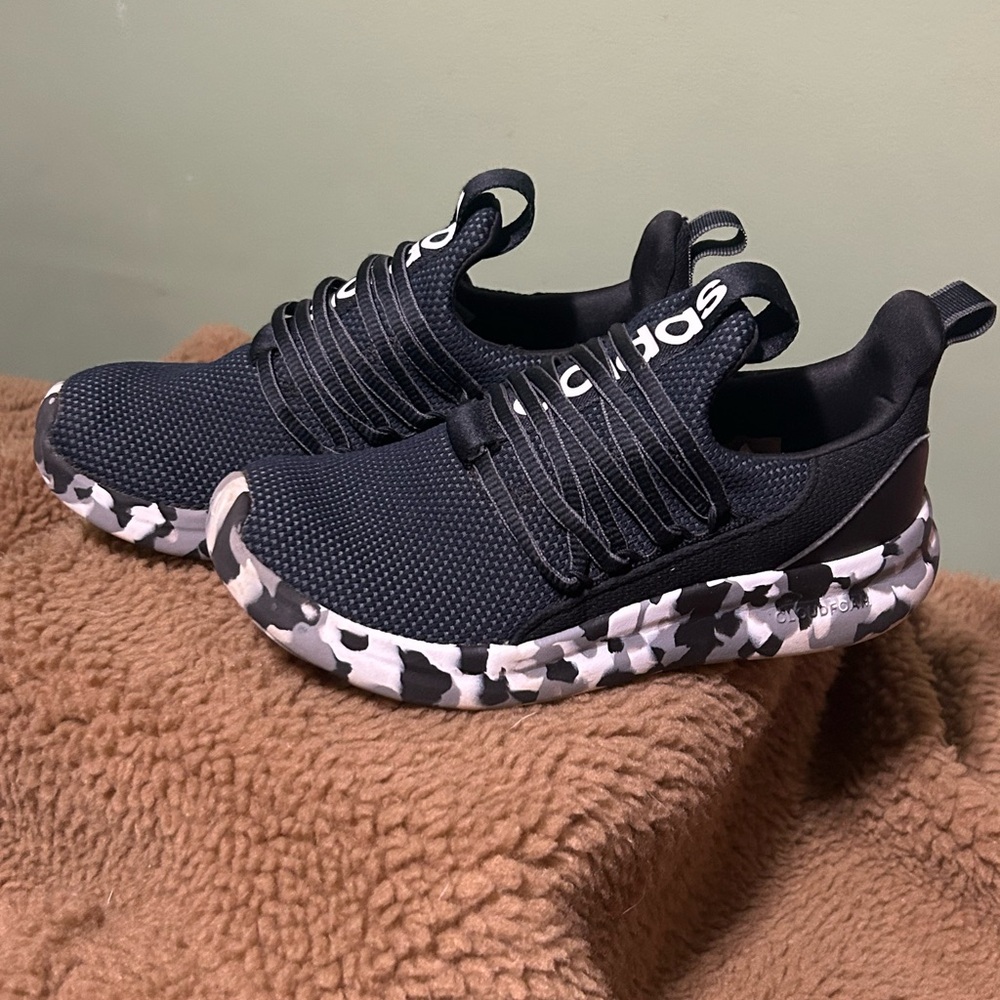 Adidas Cloudfoam Kids Sneakers - Picture 2 of 4